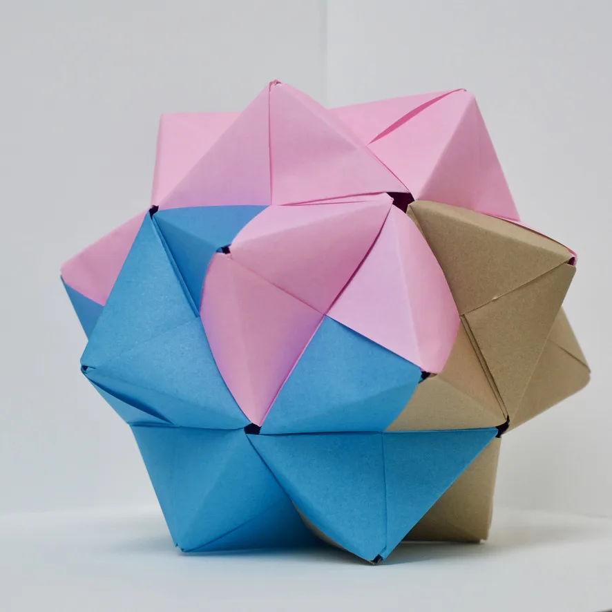 The fully assembled triakis icosahedron.